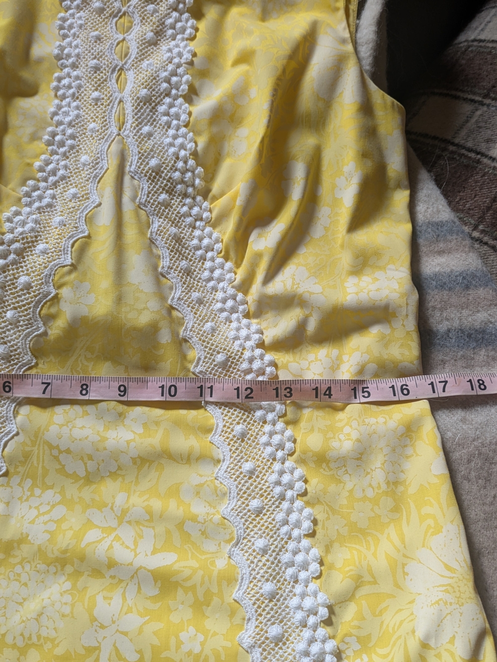 1970s 'The Lilly' Pulitzer yellow and white floral maxi w/lace accents - Picture 8 of 13